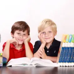 Co obejmuje ubezpieczenie szkolne InterRisk? Ochrona, zalety i koszty