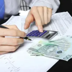 Kto pokrywa koszty dojazdu na nauczanie indywidualne? Sprawdź!